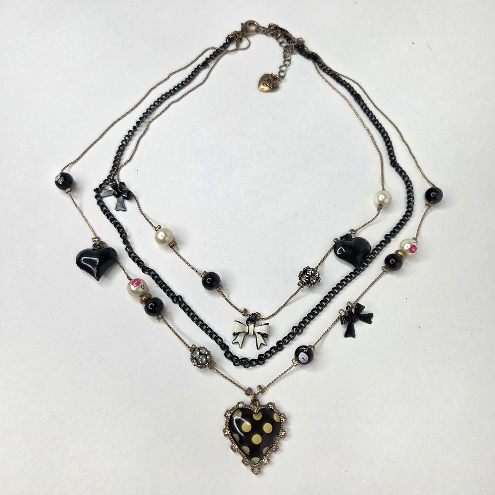 Betsey Johnson Y2K "First Date" Triple Lip Kiss Pearl Polka Dot Heart Necklace